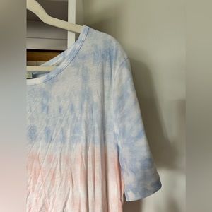 Colorful, sheer t-shirt never worn